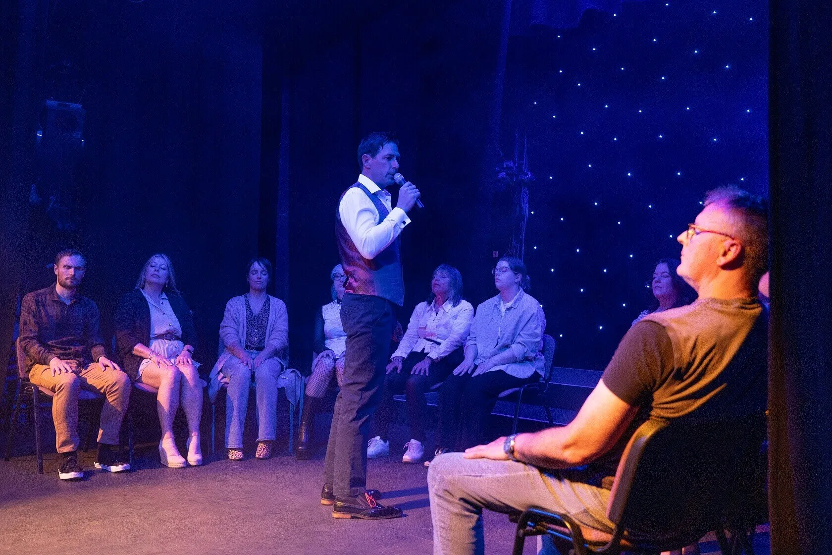 successful-hypnosis-show-poldark